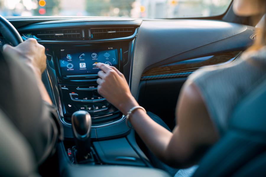  Cadillac ELR 2015 года  (фото 7 из 11)